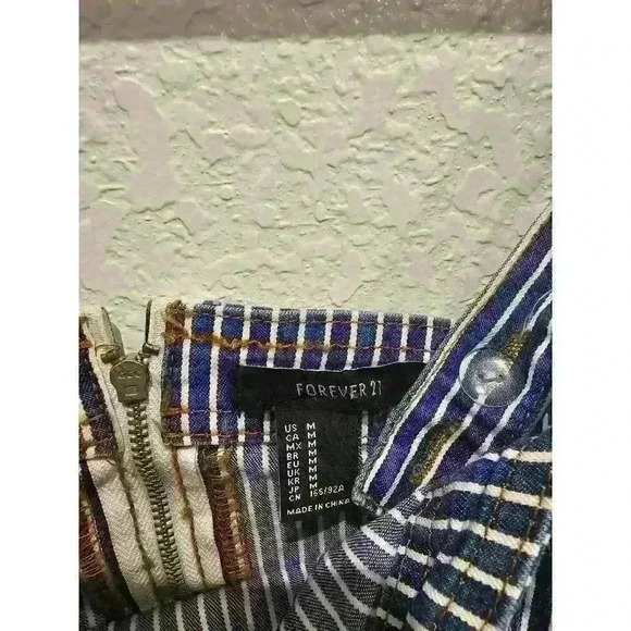 Forever 21 Denim crop top with sunshine. Size Medium. - Picture 3 of 3